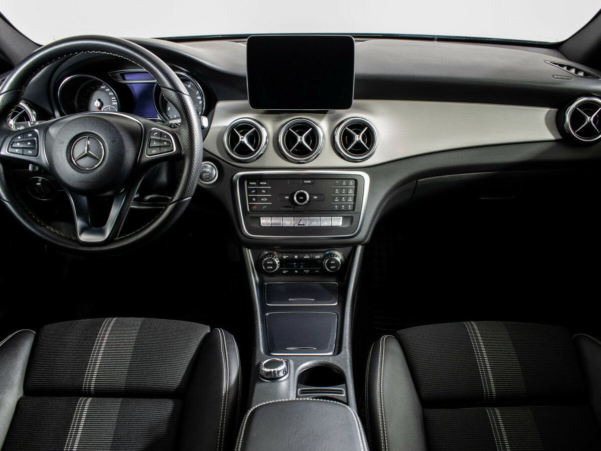 Купить Mercedes-Benz GLA 200 I (X156) Рестайлинг, 2018, 48 258 км, фото №11