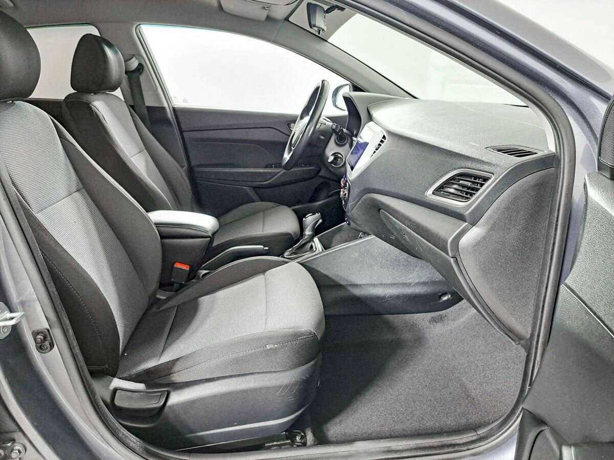 Купить Hyundai Solaris, 2018, 111 000 км, фото №9