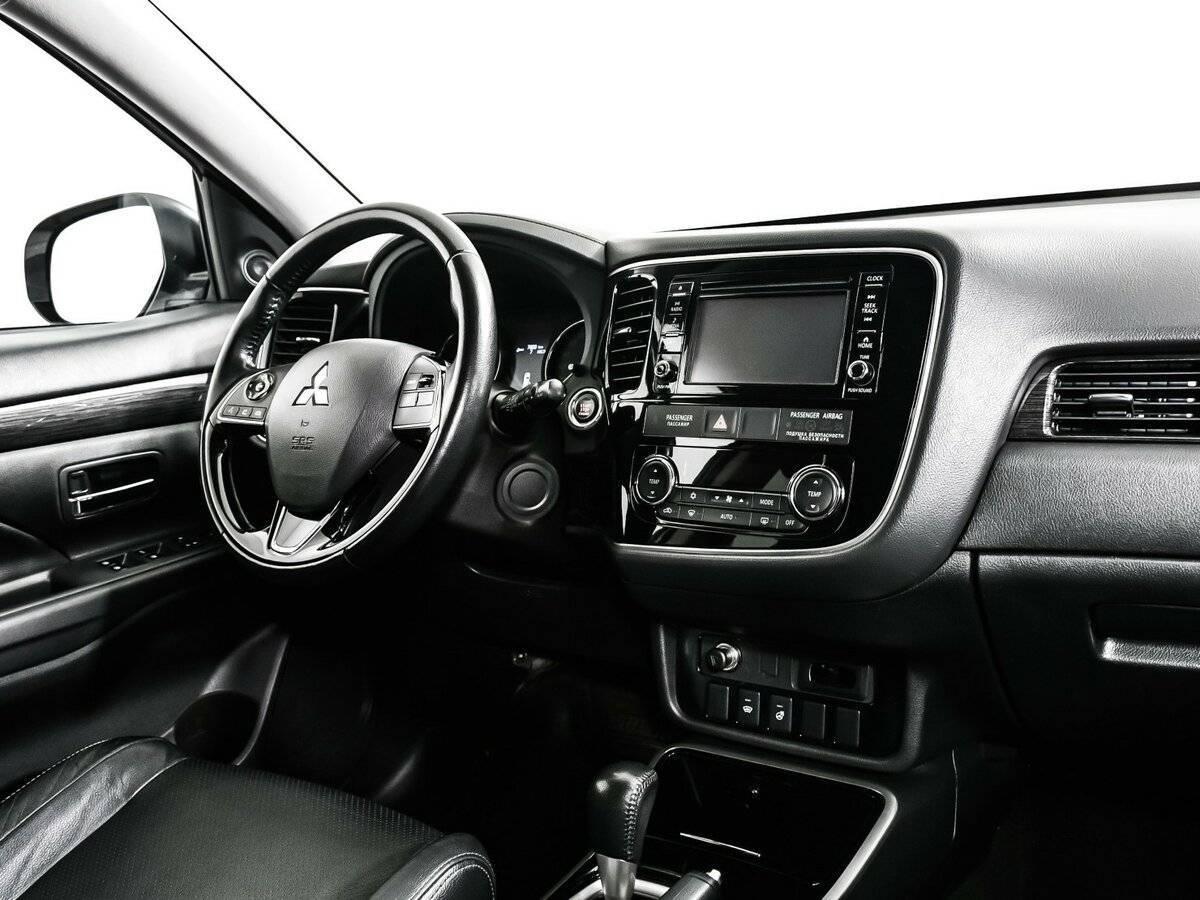 Купить Mitsubishi Outlander, 2017, 72 468 км, фото №9