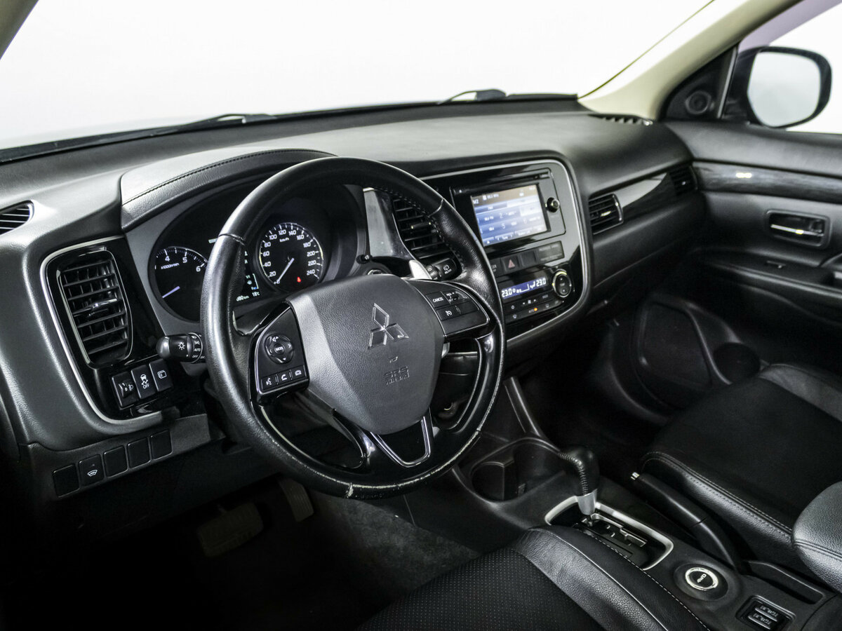 Купить Mitsubishi Outlander III Рестайлинг 2, 2015, 265 077 км, фото №9