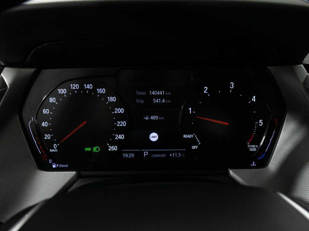 Купить BMW 1 серии 120d xDrive, 2019, 140 424 км, фото №12