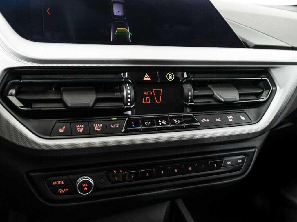 Купить BMW 1 серии 120d xDrive, 2019, 140 424 км, фото №18