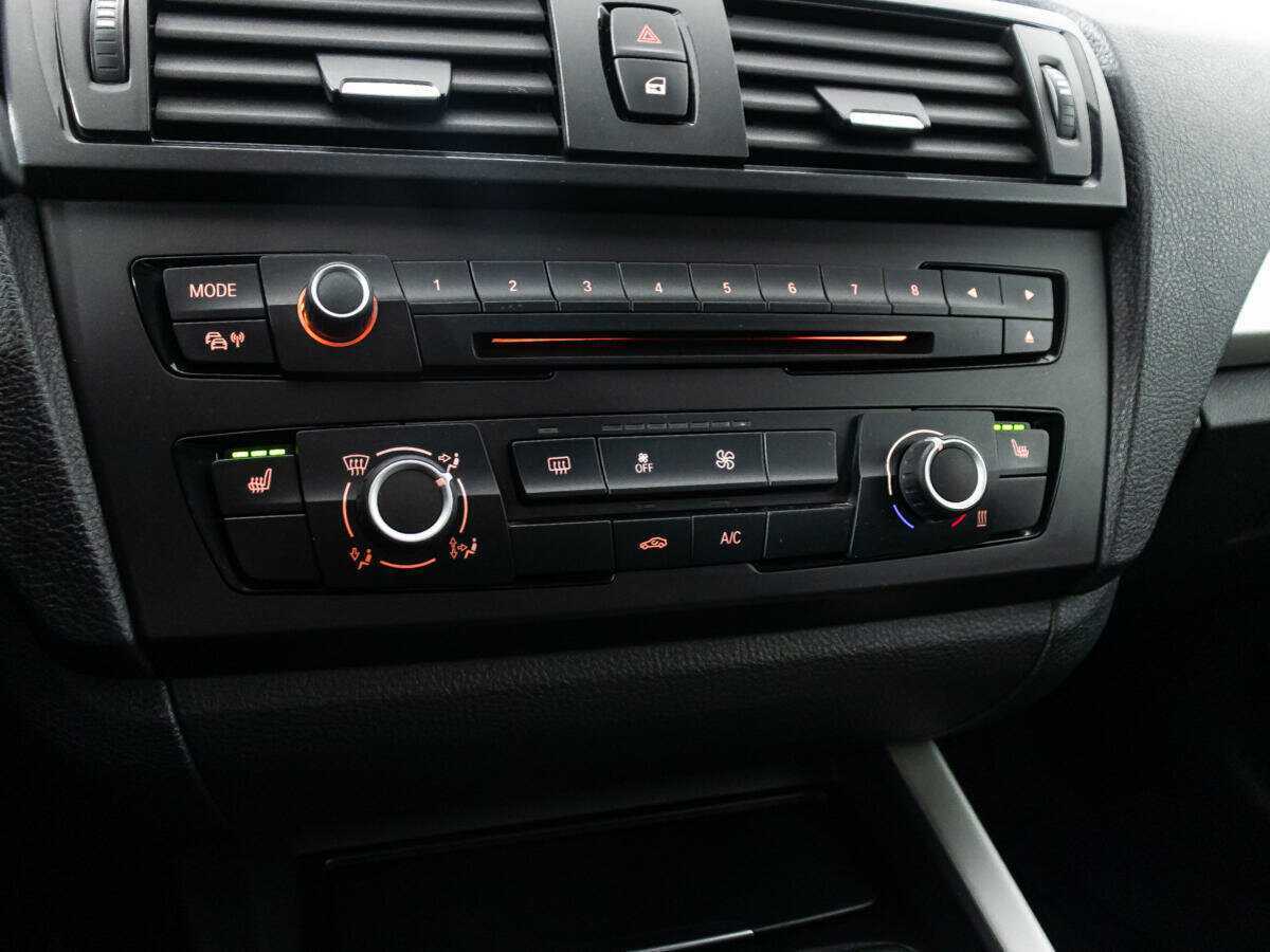 Купить BMW 1 серии 116i, 2012, 94 049 км, фото №16