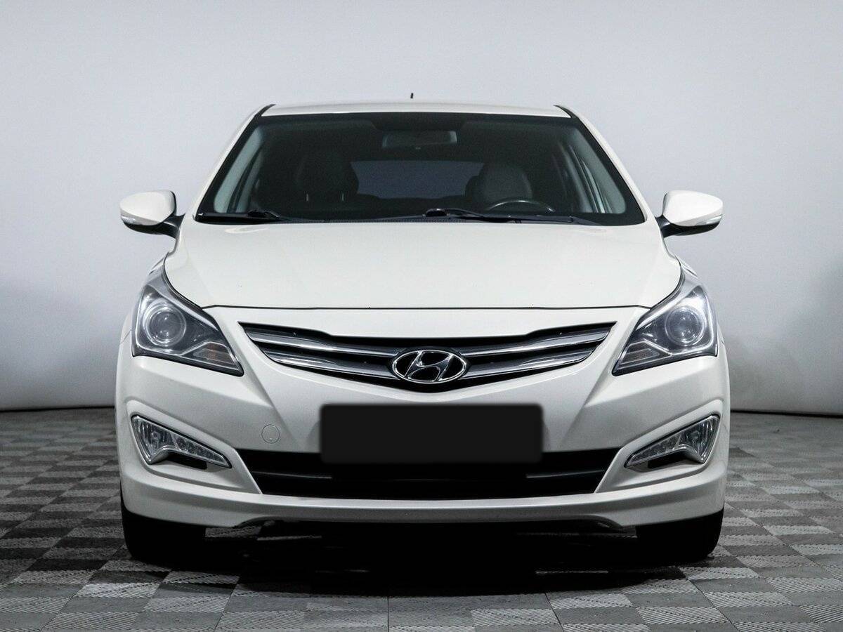 Купить Hyundai Solaris, 2015, 73 940 км, фото №2