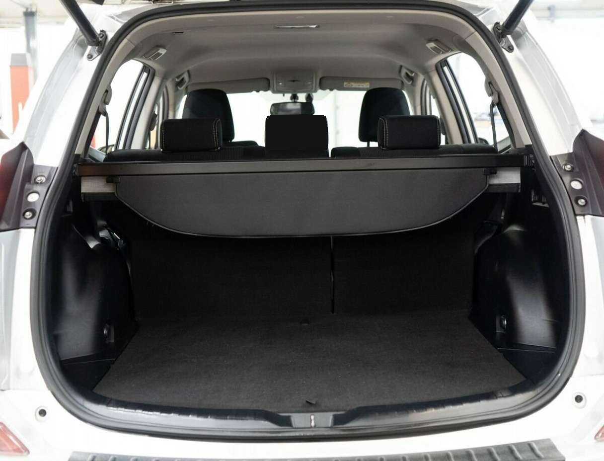 Купить Toyota RAV4, 2016, 45 000 км, фото №8