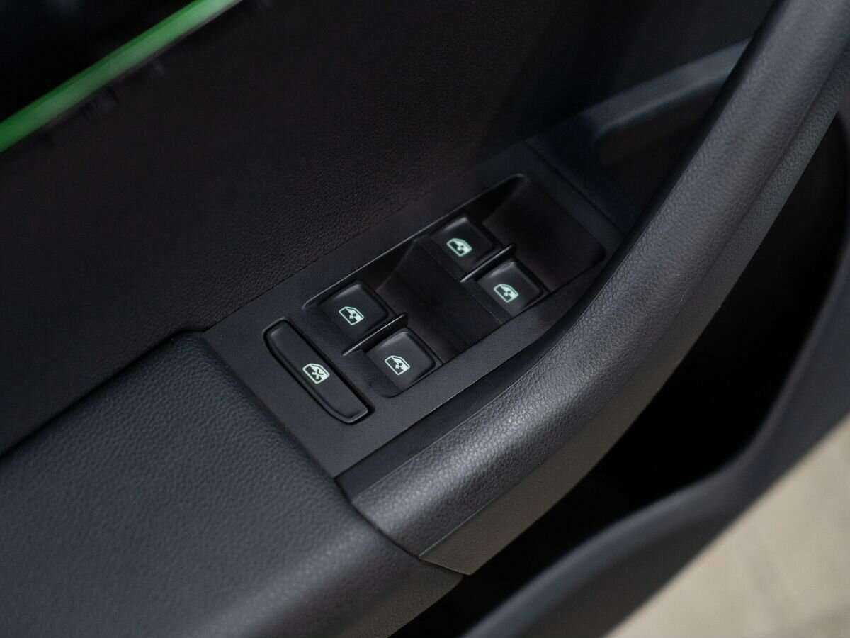 Купить Skoda Octavia, 2018, 177 000 км, фото №12