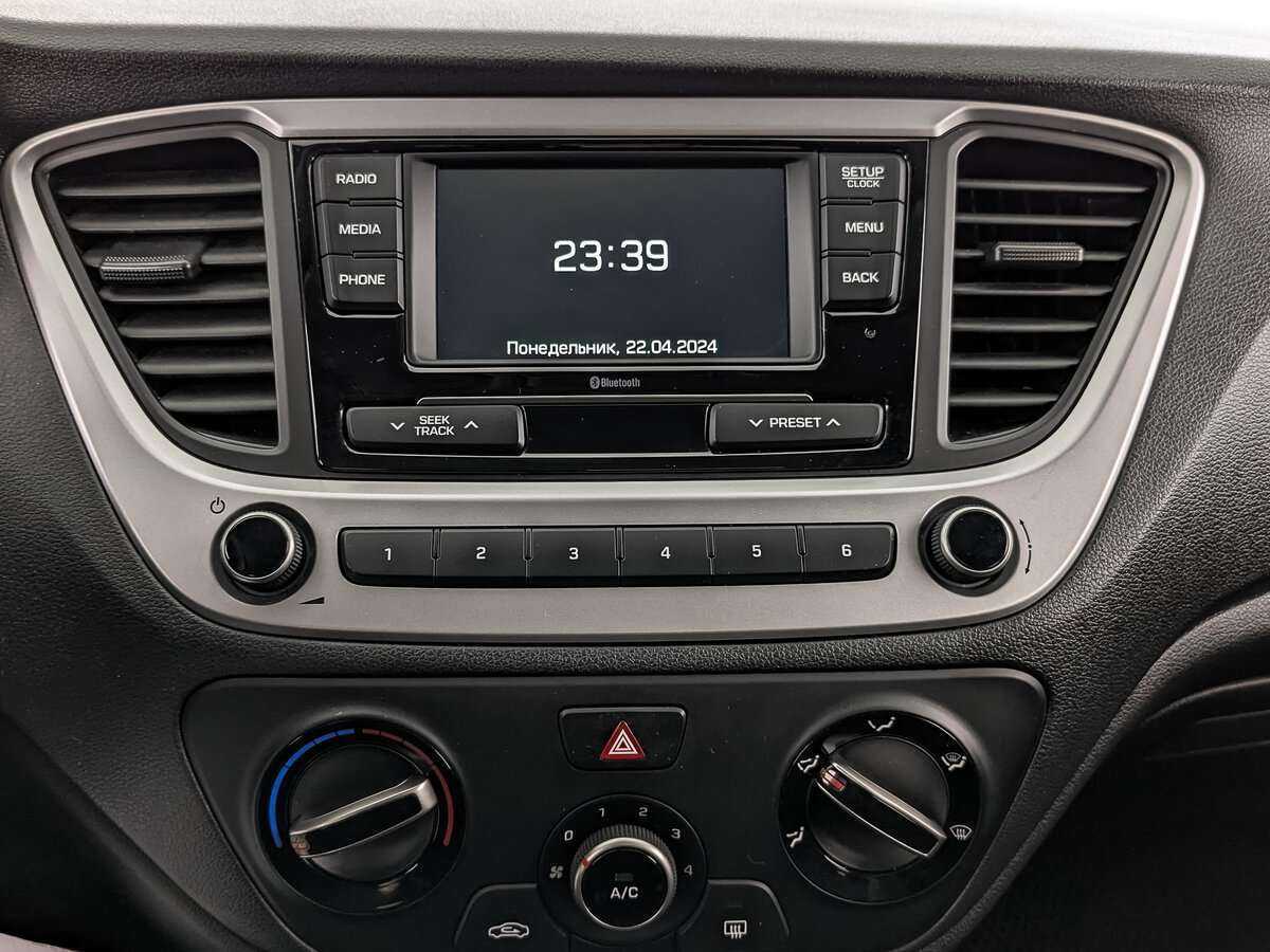 Купить Hyundai Solaris, 2018, 62 910 км, фото №17