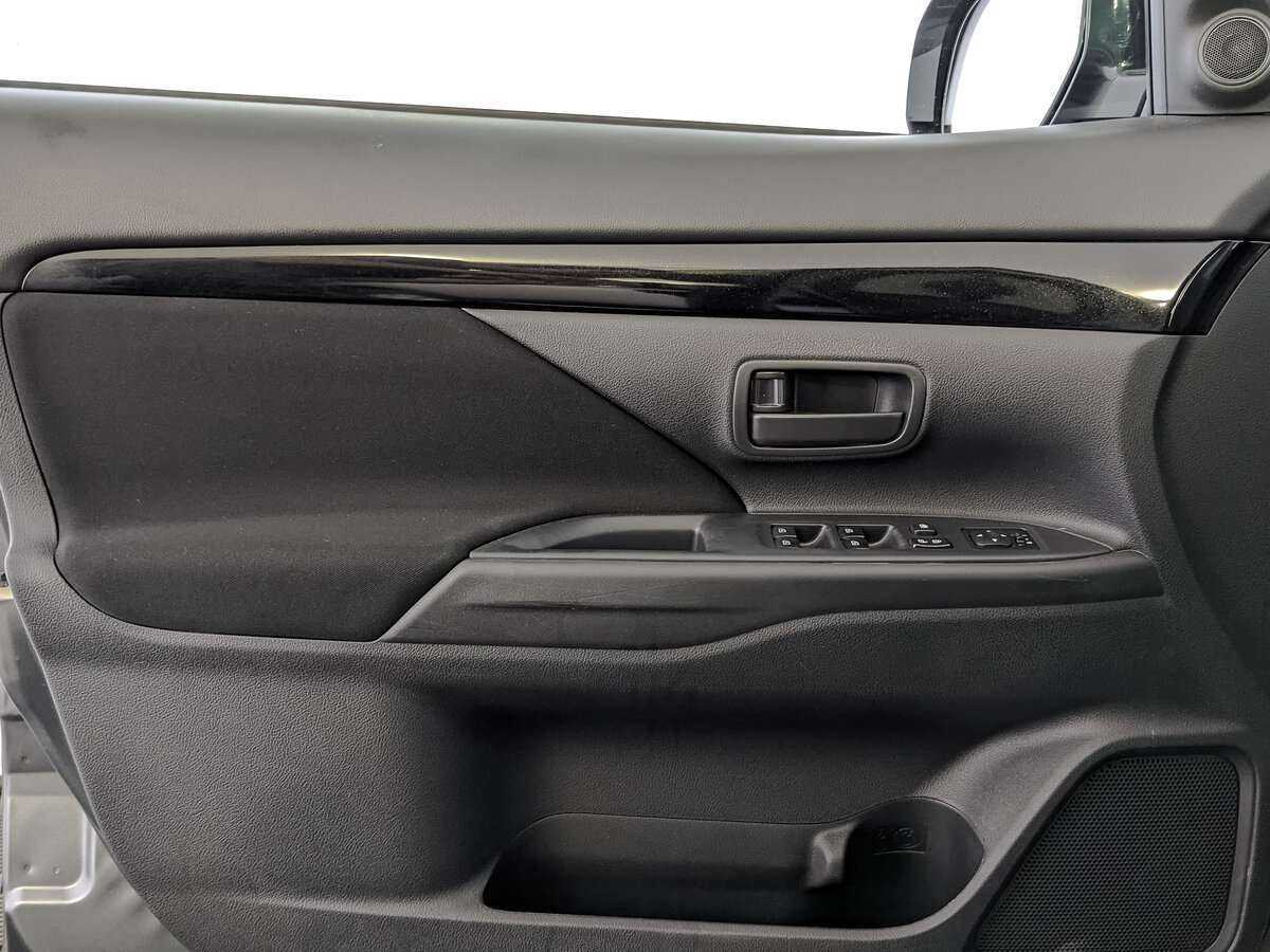 Купить Mitsubishi Outlander, 2019, 82 481 км, фото №15