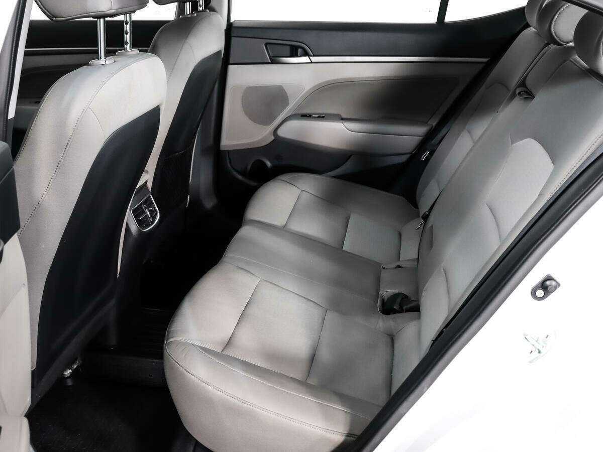 Купить Hyundai Elantra, 2017, 112 000 км, фото №10