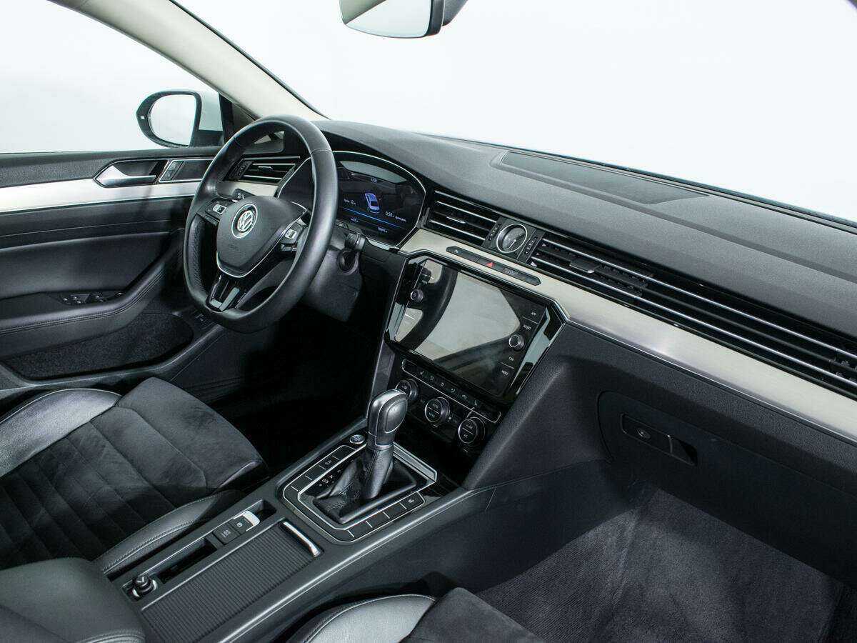 Купить Volkswagen Passat, 2017, 106 700 км, фото №8