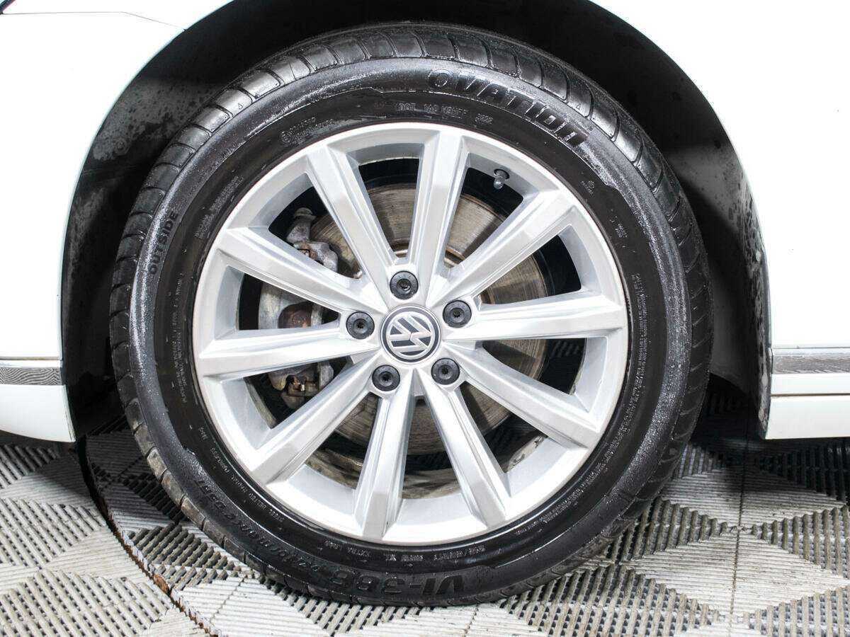 Купить Volkswagen Passat, 2017, 106 700 км, фото №16