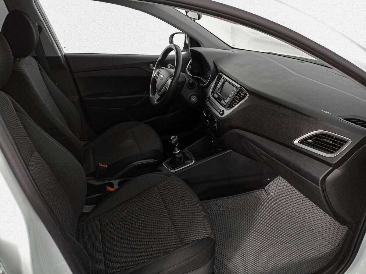 Купить Hyundai Solaris, 2017, 157 403 км, фото №9