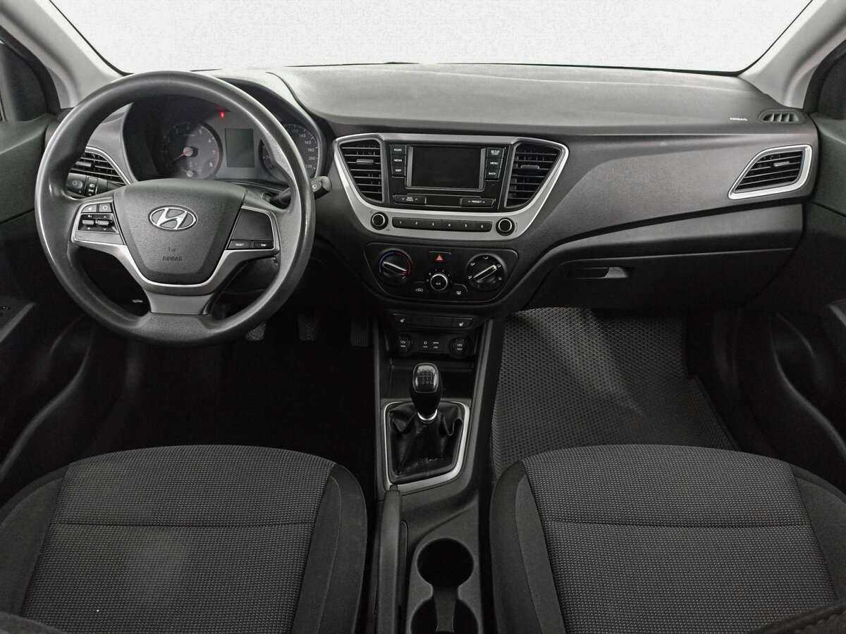 Купить Hyundai Solaris, 2017, 157 403 км, фото №12