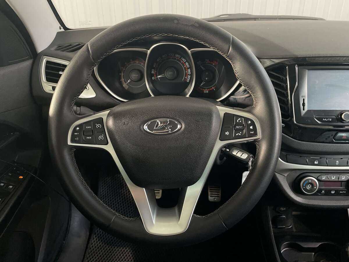 Купить Lada (ВАЗ) Vesta, 2017, 136 873 км, фото №10