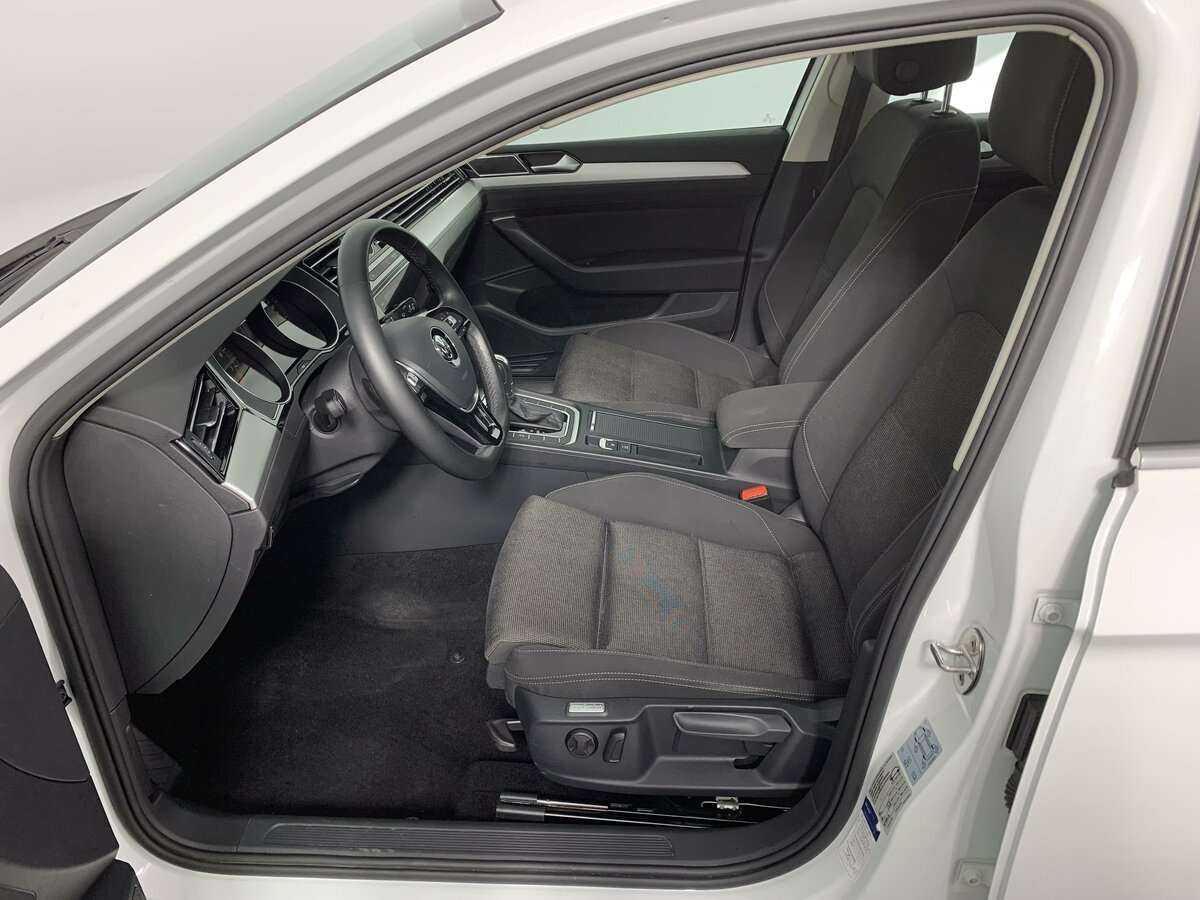 Купить Volkswagen Passat, 2019, 101 776 км, фото №14