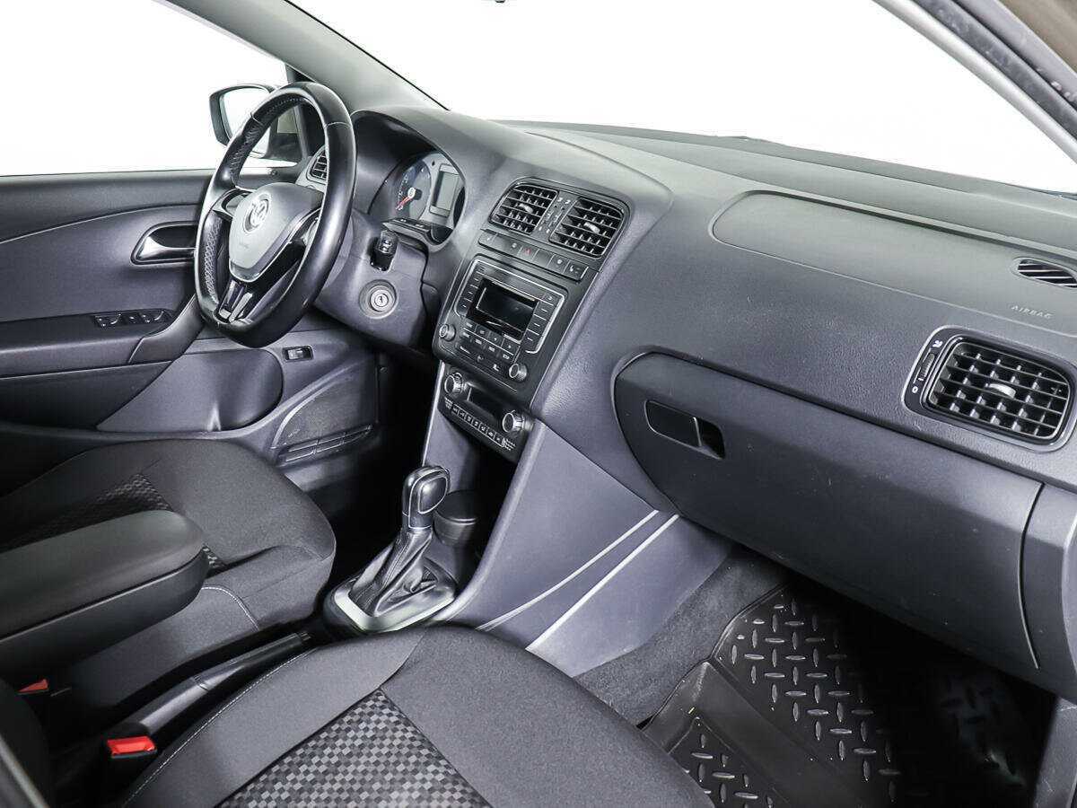 Купить Volkswagen Polo, 2017, 97 800 км, фото №8