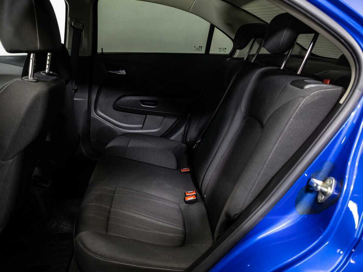 Купить Chevrolet Aveo, 2012, 169 235 км, фото №9