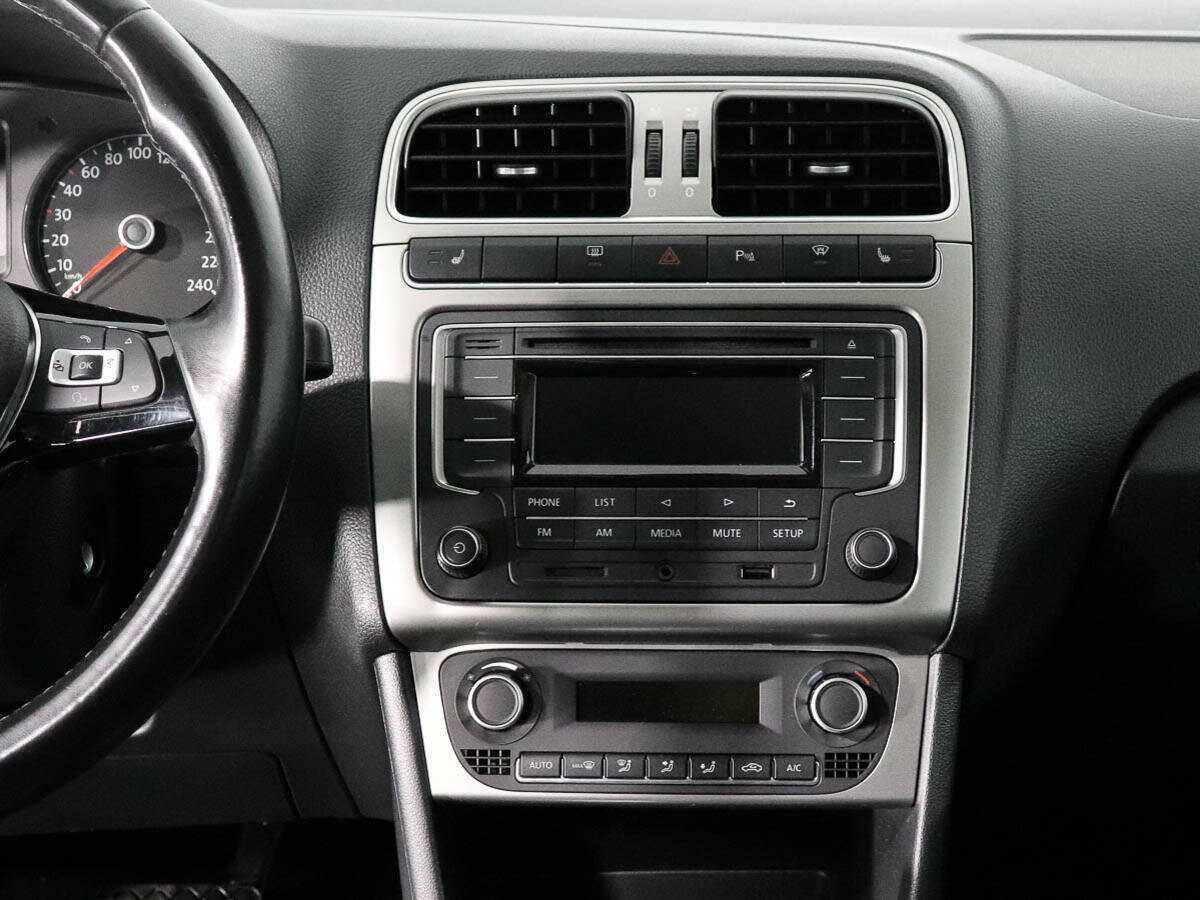 Купить Volkswagen Polo, 2017, 66 000 км, фото №14