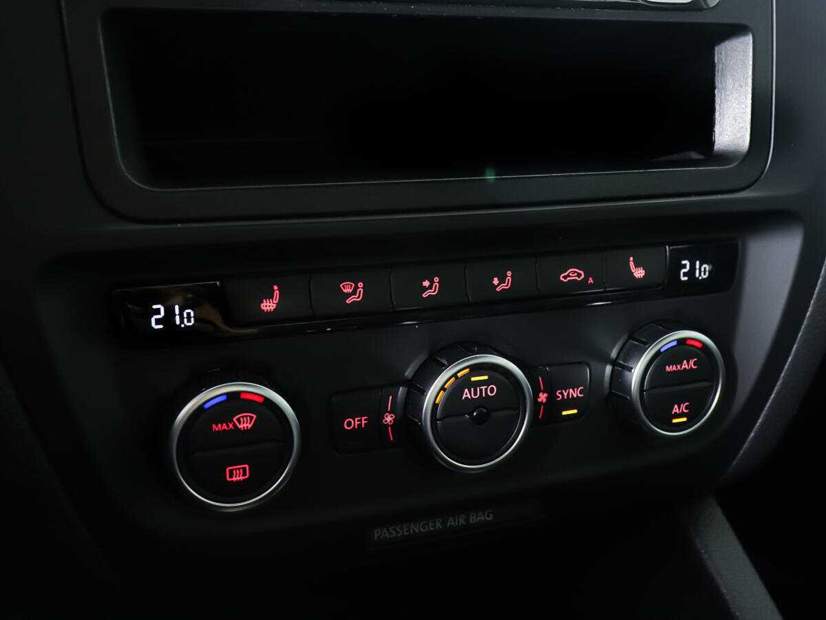 Купить Volkswagen Jetta, 2012, 279 369 км, фото №13