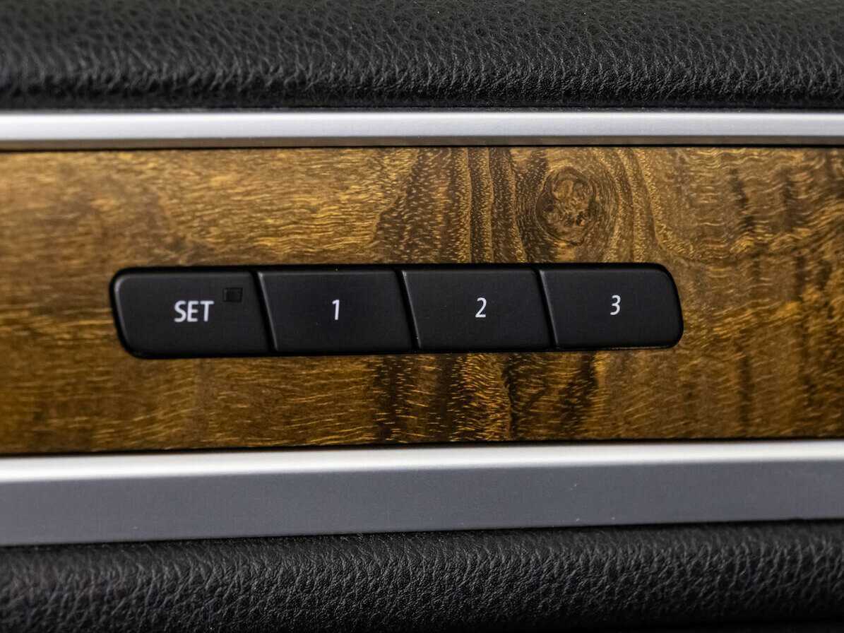 Купить Volkswagen Touareg, 2012, 216 202 км, фото №18