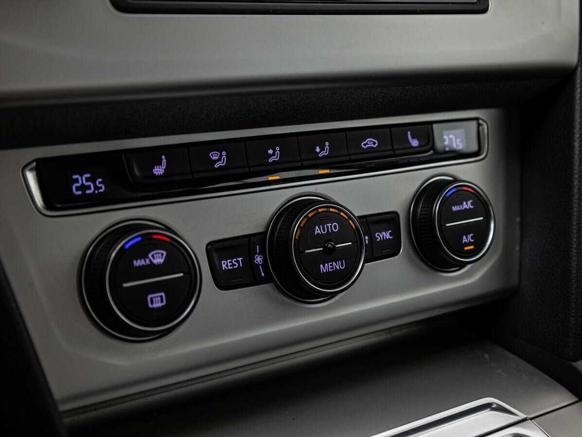 Купить Volkswagen Passat, 2016, 78 853 км, фото №13