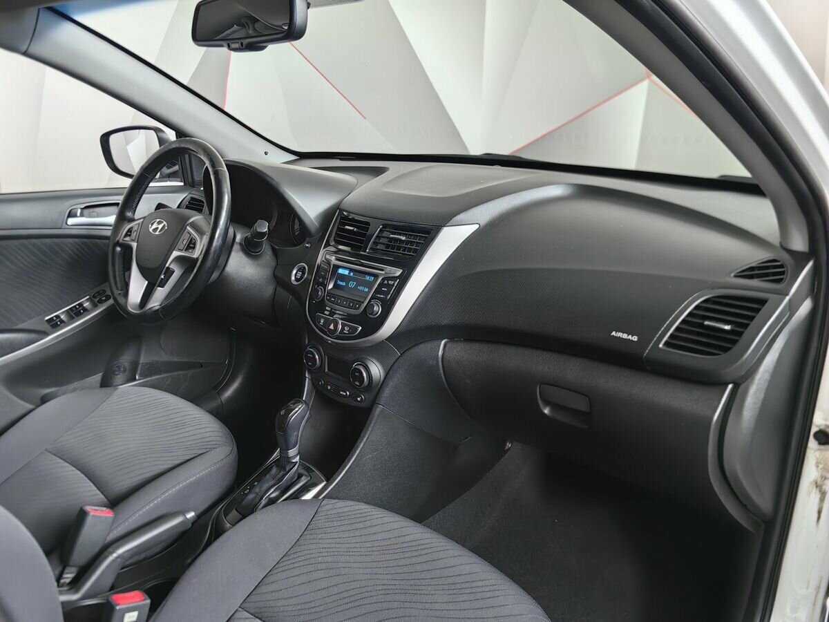 Купить Hyundai Solaris, 2014, 99 339 км, фото №9