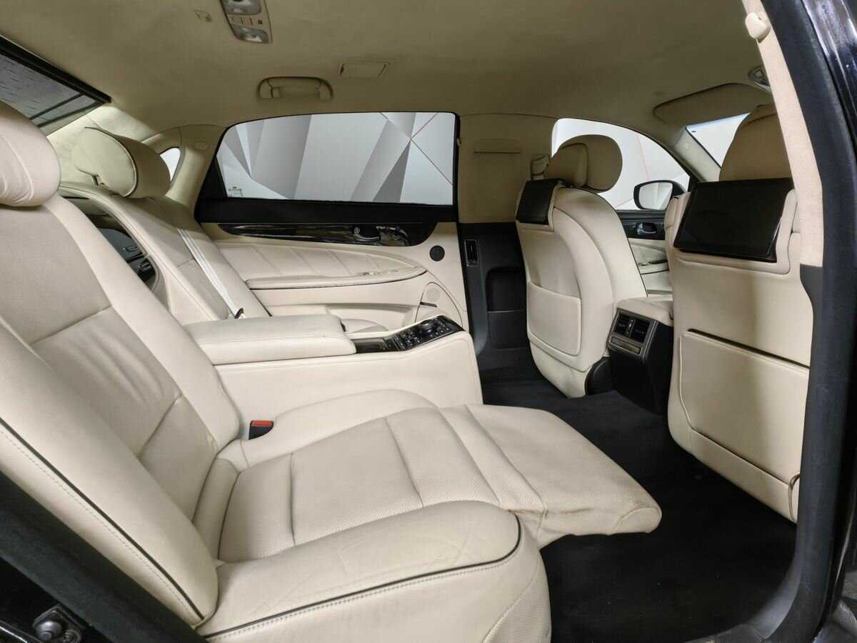 Купить Hyundai Equus Limousine 6AT, 2013, 100 744 км, фото №12