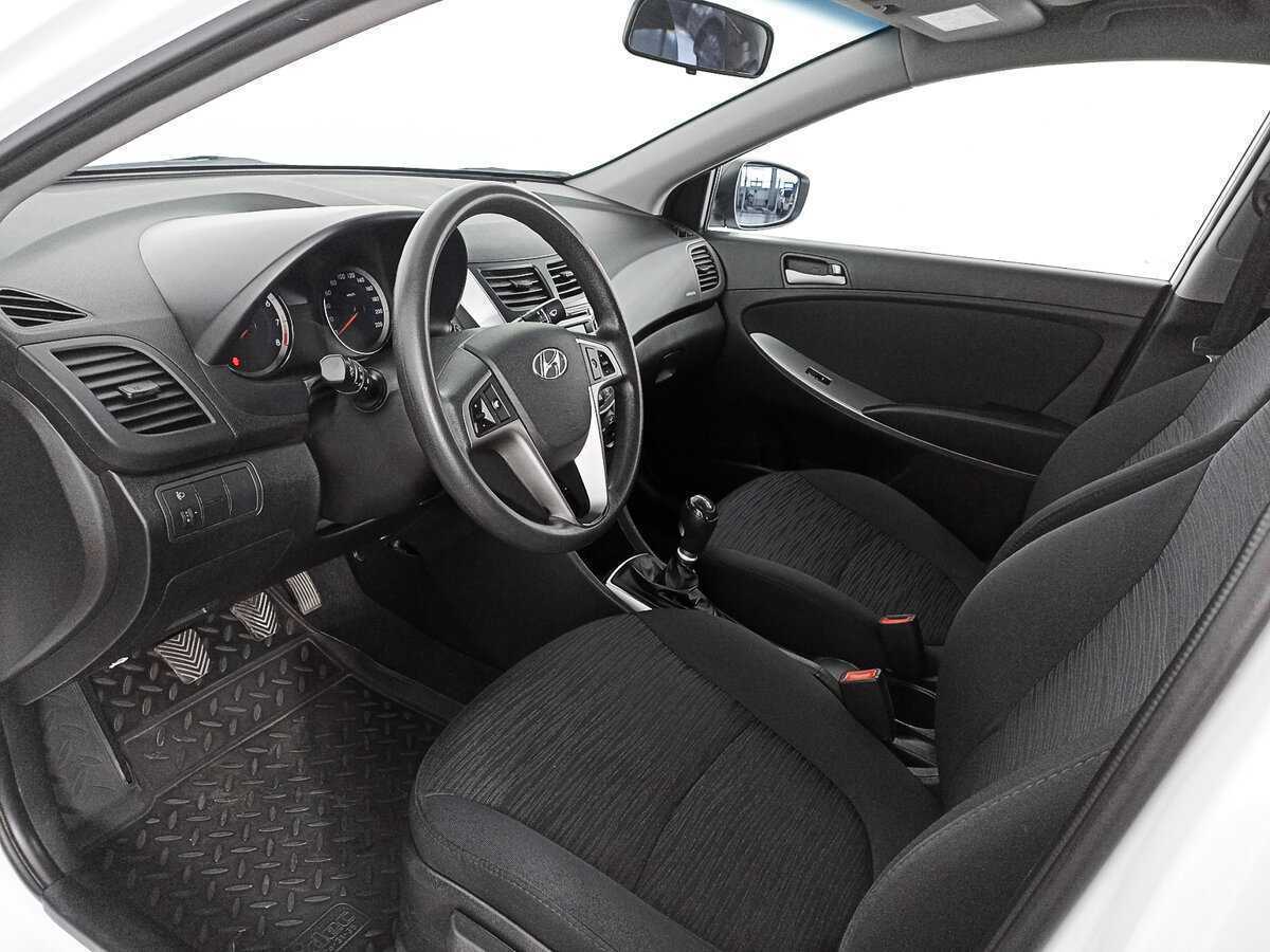 Купить Hyundai Solaris, 2015, 106 302 км, фото №12