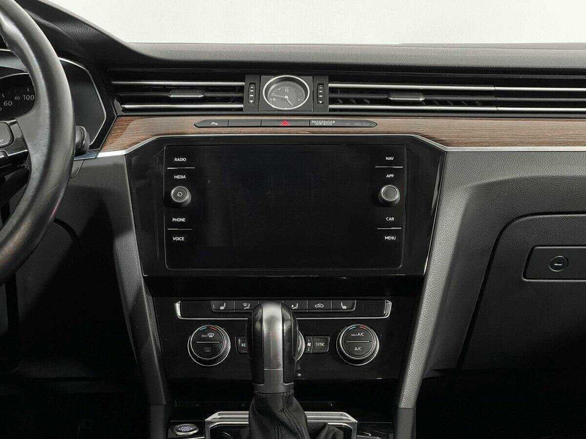 Купить Volkswagen Passat, 2018, 73 865 км, фото №10
