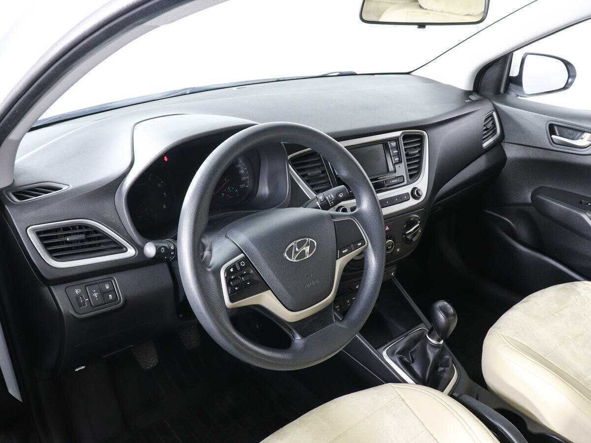 Купить Hyundai Solaris, 2017, 133 584 км, фото №9