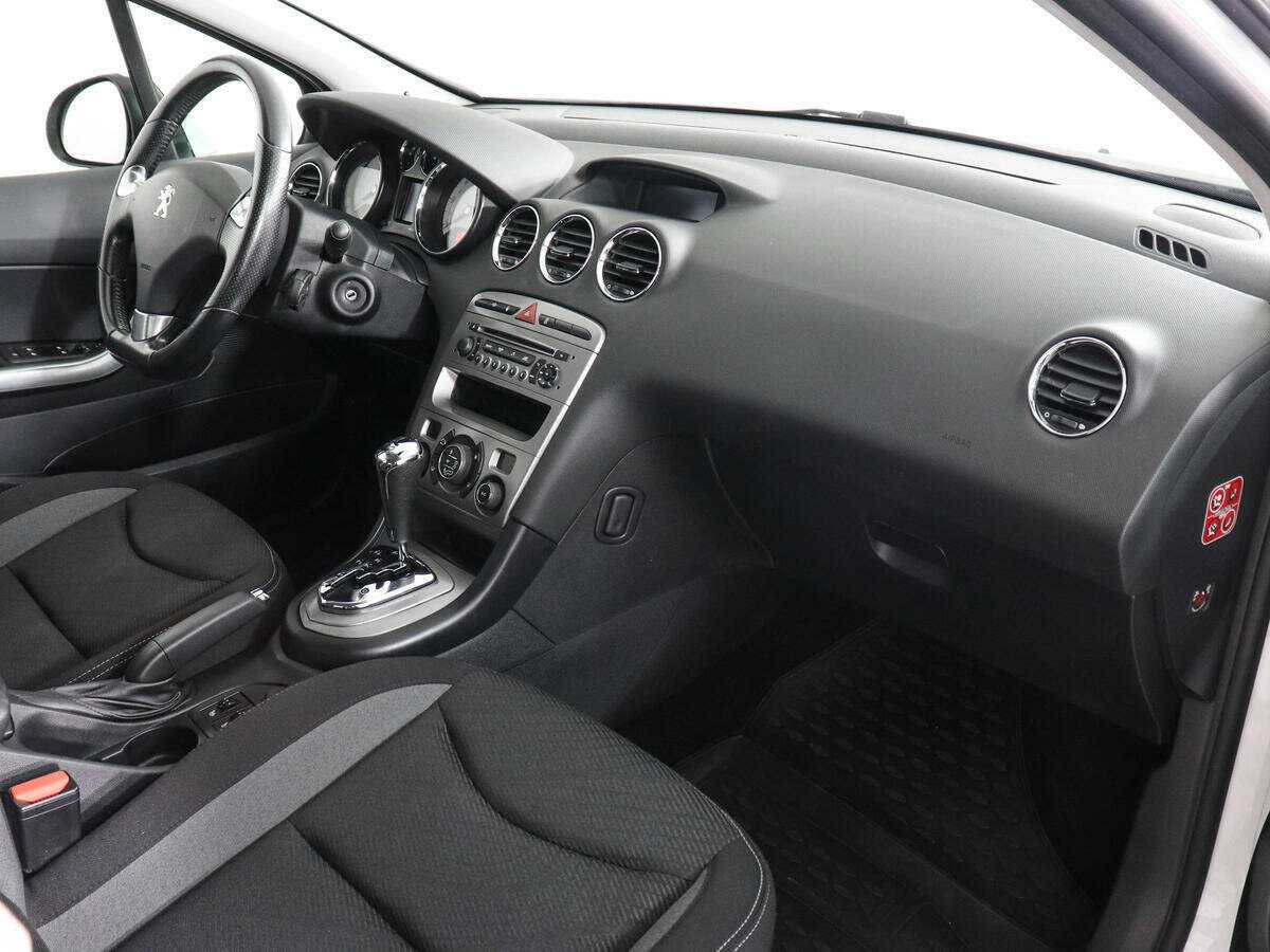 Купить Peugeot 408, 2016, 42 883 км, фото №10