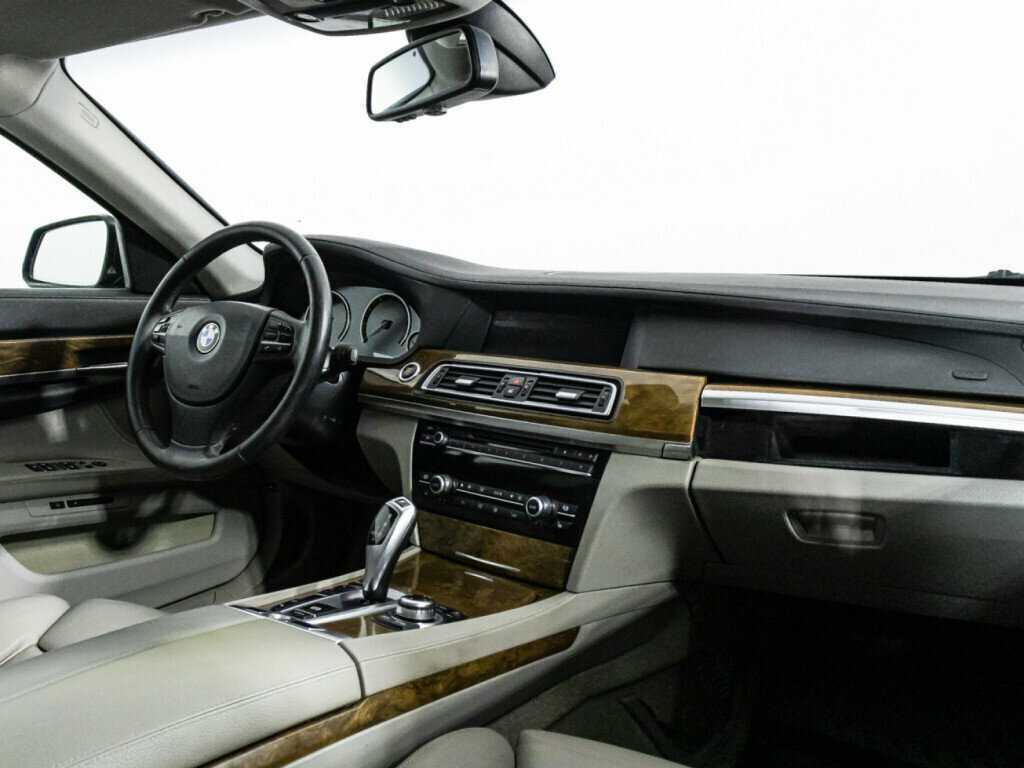 Купить BMW 7 серии 740i, 2012, 183 136 км, фото №9