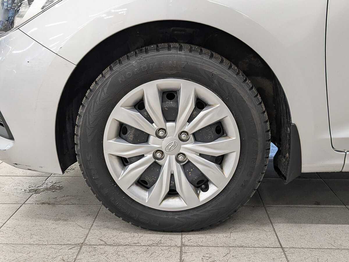 Купить Hyundai Solaris, 2018, 59 228 км, фото №12