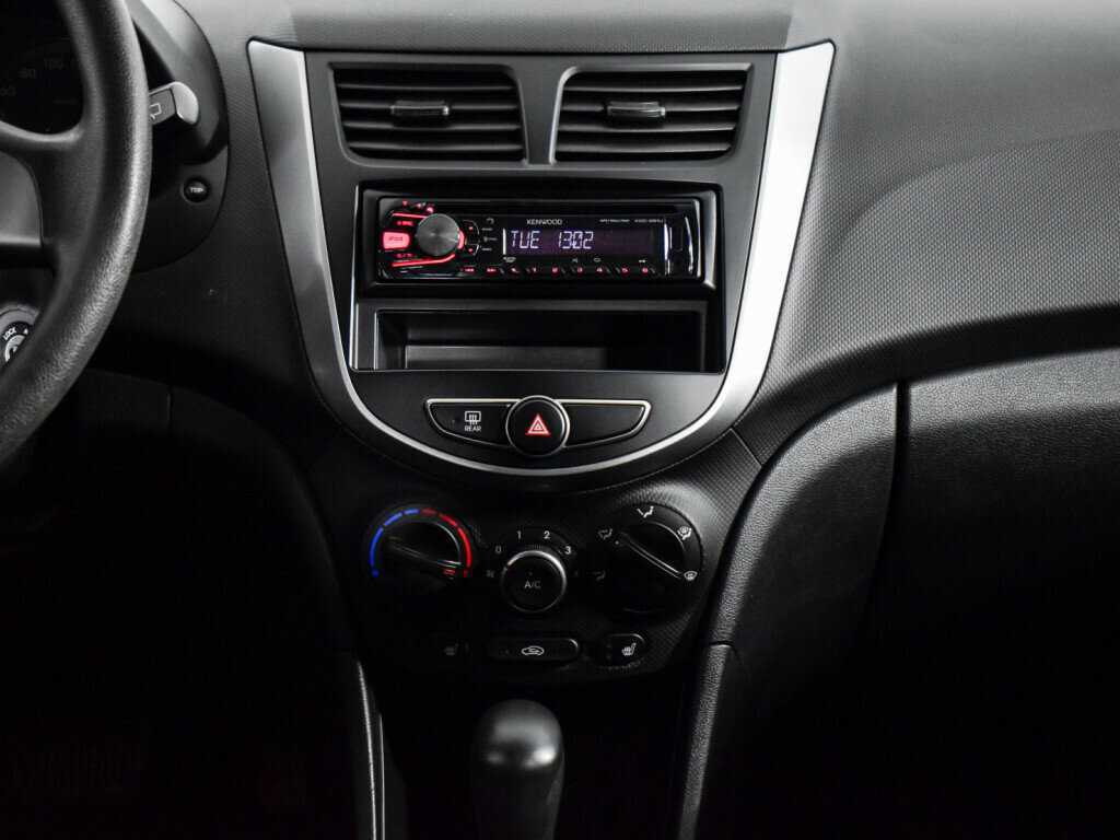 Купить Hyundai Solaris, 2015, 122 022 км, фото №13