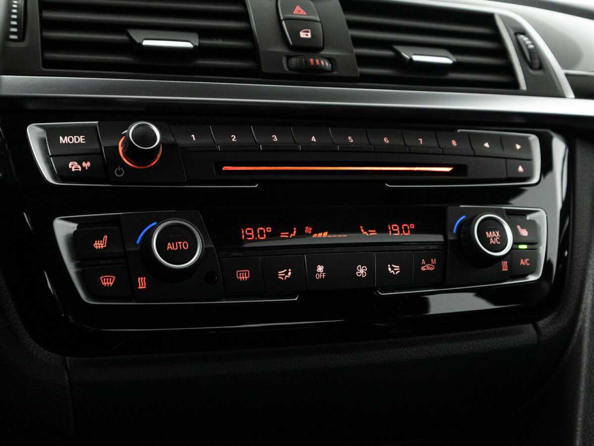 Купить BMW 3 серии 320d xDrive, 2017, 122 725 км, фото №18