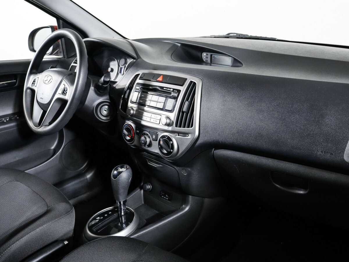 Купить Hyundai i20, 2012, 160 136 км, фото №6