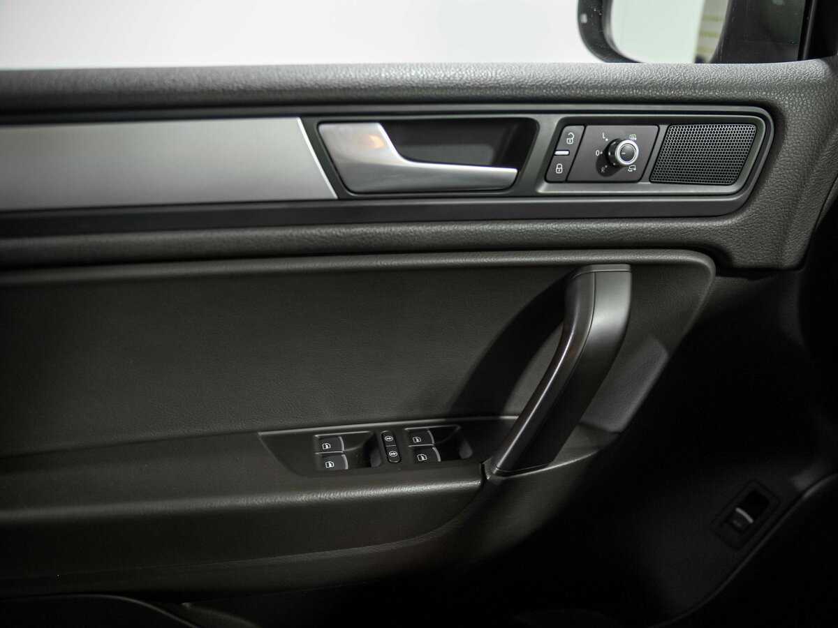 Купить Volkswagen Touareg, 2013, 127 425 км, фото №13