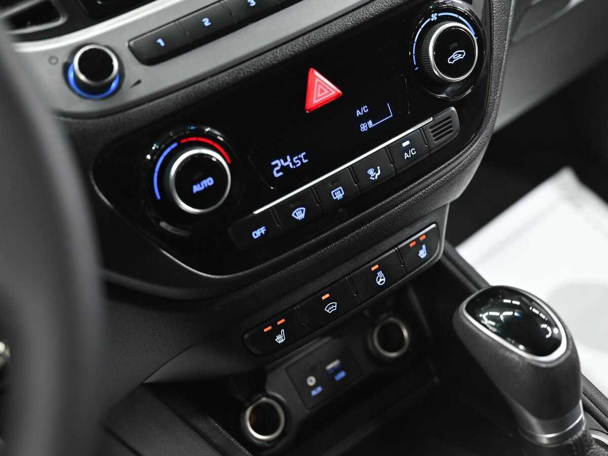 Купить Hyundai Solaris, 2018, 119 000 км, фото №11