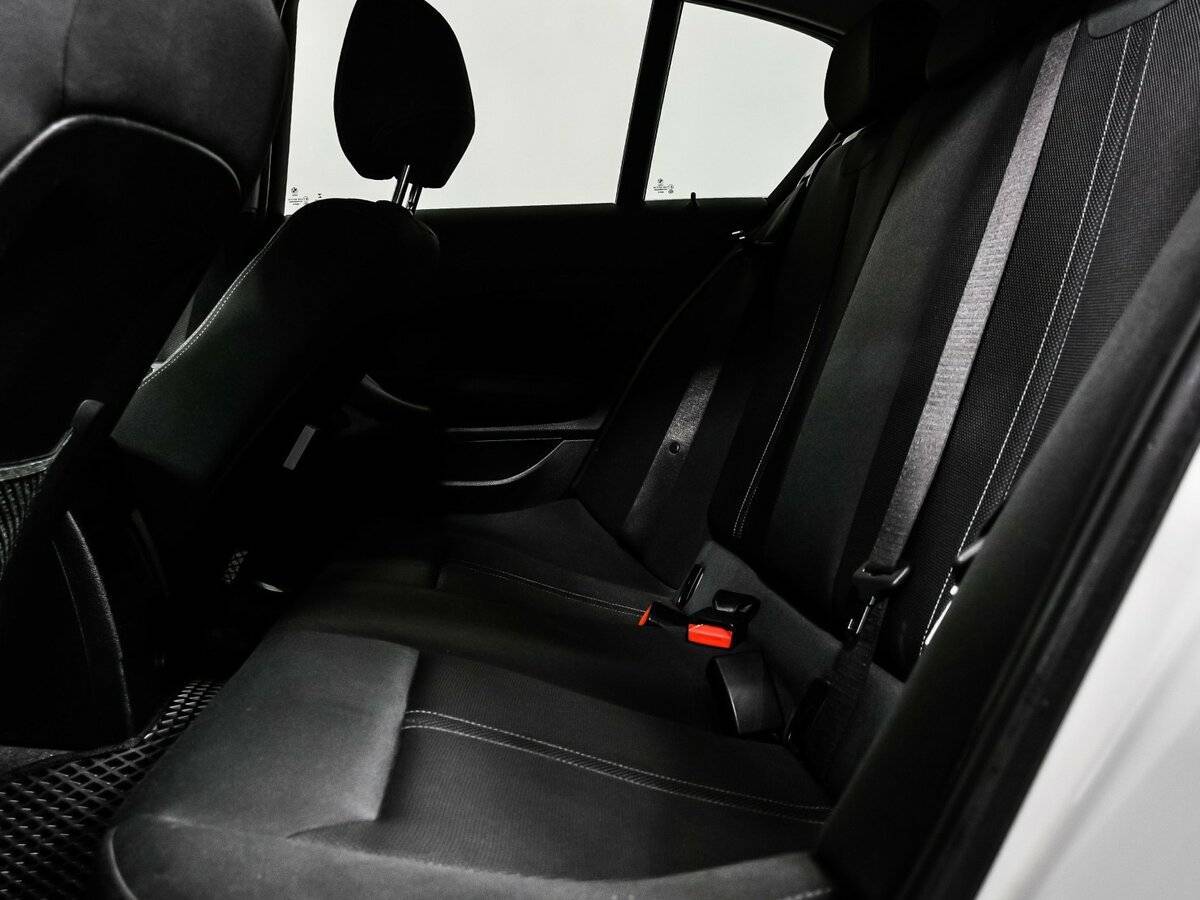 Купить BMW 1 серии 118i, 2017, 129 738 км, фото №13