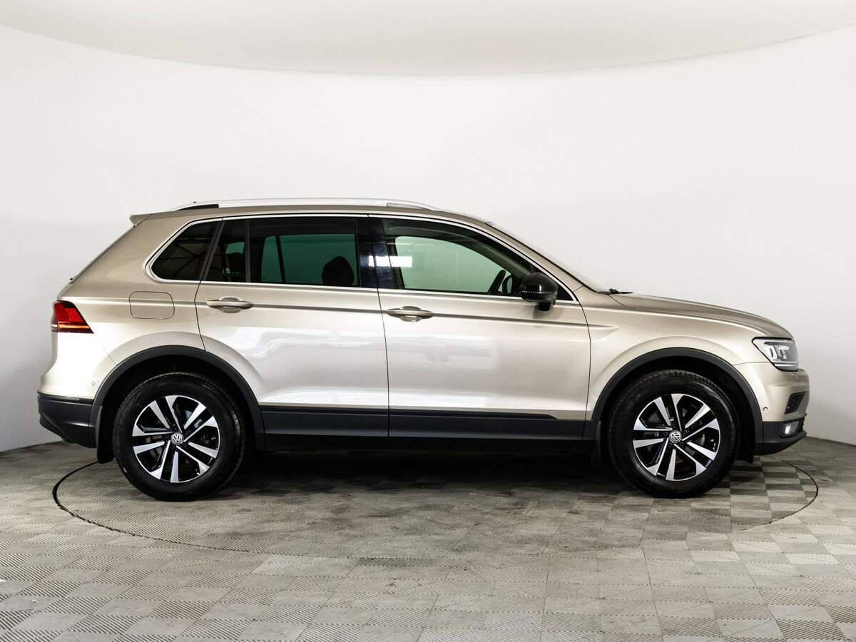 Купить Volkswagen Tiguan, 2019, 83 071 км, фото №4