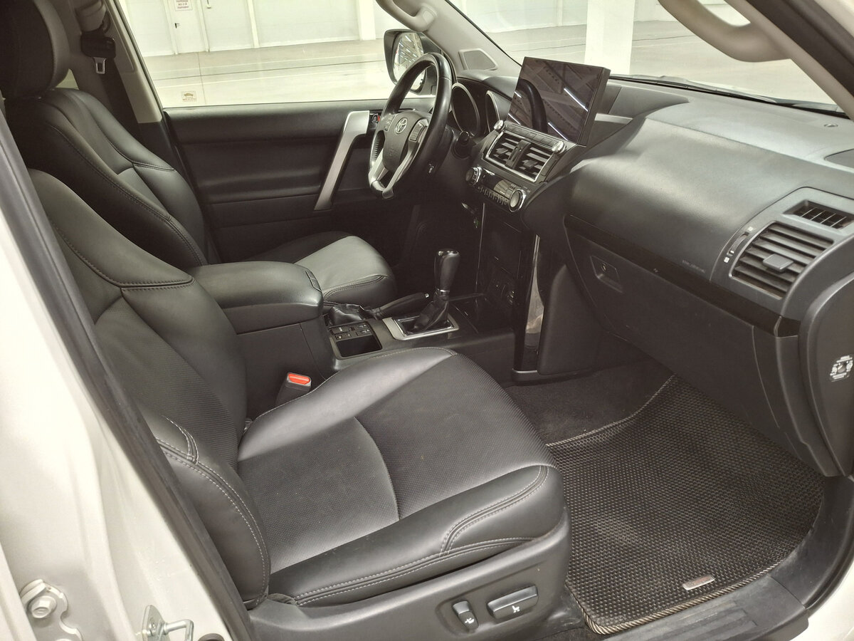 Купить Toyota Land Cruiser Prado 150 Series Рестайлинг 1, 2014, 215 161 км, фото №8