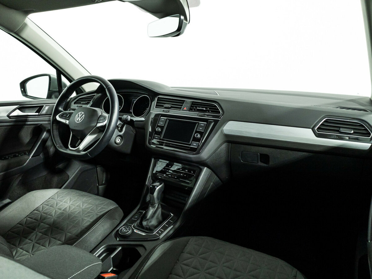 Купить Volkswagen Tiguan II Рестайлинг, 2021, 63 490 км, фото №9